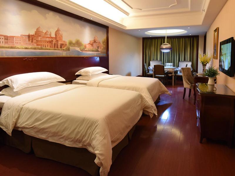 Vienna Hotel Loudi Chunyuan Pedestrian Street Buitenkant foto